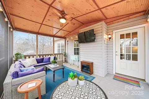 Exterior - 3392 Overbrook Dr, Conover, NC 28613 photo 4 of 7