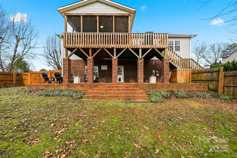 Exterior - 3392 Overbrook Dr, Conover, NC 28613 photo 2 of 7