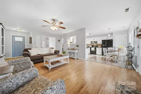 Living - 3392 Overbrook Dr, Conover, NC 28613 photo 1 of 3