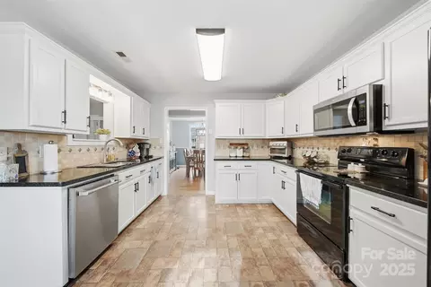 Kitchen - 3392 Overbrook Dr, Conover, NC 28613 photo 3 of 3