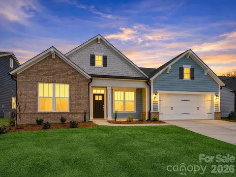 3300 Charolais Ln, Harrisburg, NC 28075