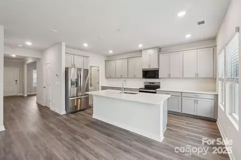 125 Satchel Ct, Mooresville, NC 28115