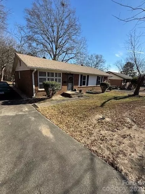 3528 Merrill Pl, Charlotte, NC 28216