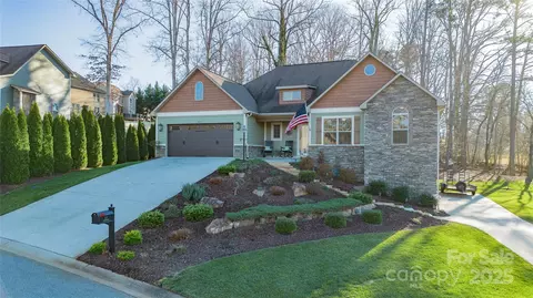 117 Maplewood Ct, Hudson, NC 28638