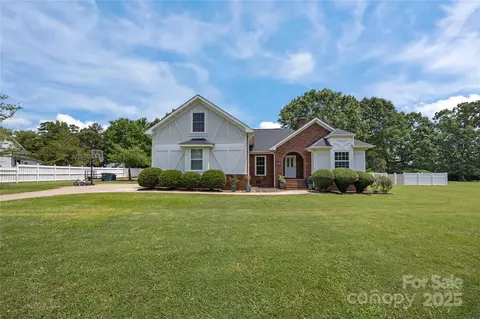 4116 Hoodridge Ln, Mint Hill, NC 28227