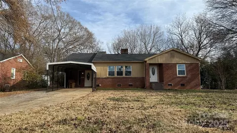 809 Howard St, Shelby, NC 28152