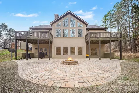 1560 Shinnville Rd, Cleveland, NC 27013
