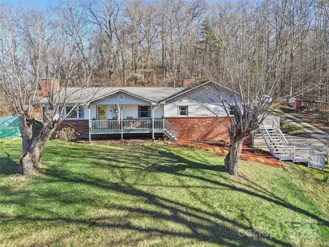 57 Bittersweet Trl, Canton, NC 28716