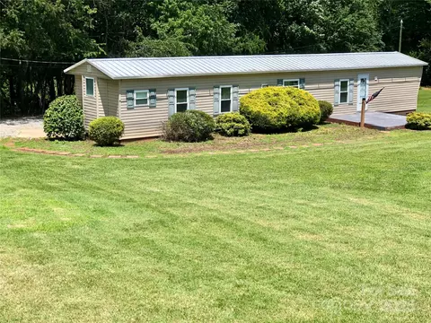 717 Pine Mountain Rd, Hudson, NC 28638