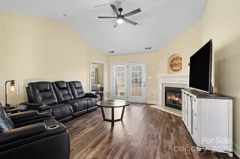 Living - 413 Dexter Pl, Monroe, NC 28110 photo 4 of 4