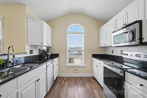 Kitchen - 413 Dexter Pl, Monroe, NC 28110 photo 1 of 4