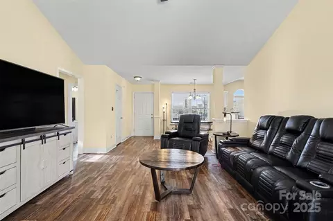 Living - 413 Dexter Pl, Monroe, NC 28110 photo 3 of 4