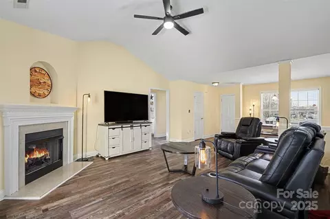 Living - 413 Dexter Pl, Monroe, NC 28110 photo 1 of 4