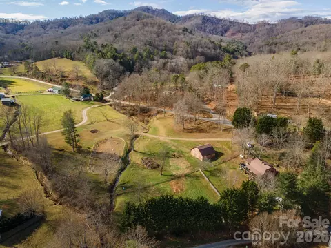 366 Dix Creek Apt 2 Rd, Leicester, NC 28748