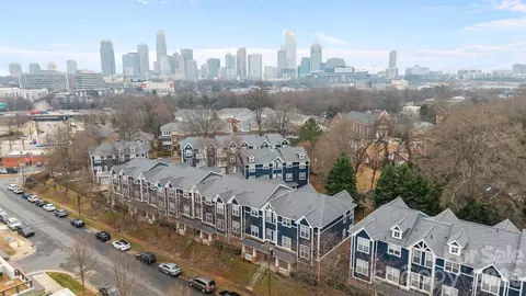 1604 Walnut View Dr, Charlotte, NC 28208