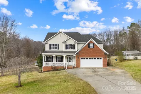 107 Dove Meadow Ln, Statesville, NC 28625