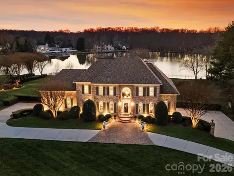 433 Landsbury Dr, Waxhaw, NC 28173