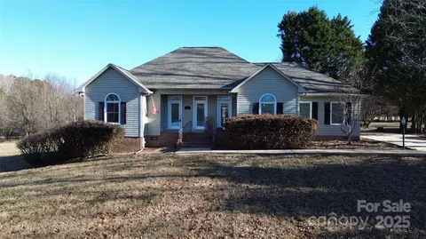 137 N Shore Dr, Cherryville, NC 28021