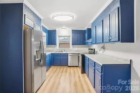 5326 Dolphin Ln, Charlotte, NC 28215
