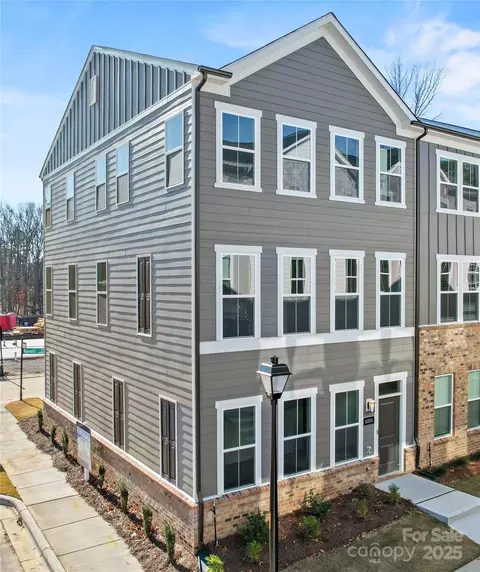 6004 Runoff Ct, Charlotte, NC 28262