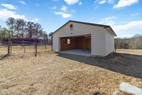 482 Pine Rd, Jefferson, SC 29718 photo 5