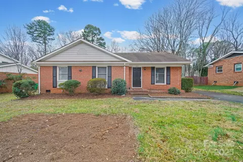 6907 Glenmoor Dr, Charlotte, NC 28214