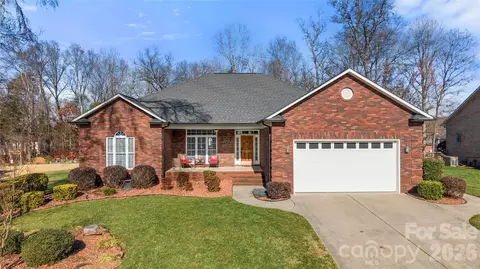 4839 Sherborne Dr, Harrisburg, NC 28075
