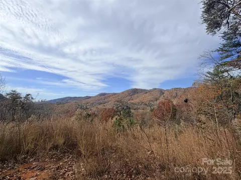 148 Rocky Mountain Dr, Lake Lure, NC 28746