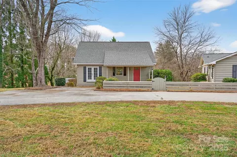 705 Hooper Creek Rd, Tryon, NC 28782 photo 3