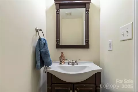 Bath - 2127 Genesis Dr, Monroe, NC 28110 photo 1 of 4