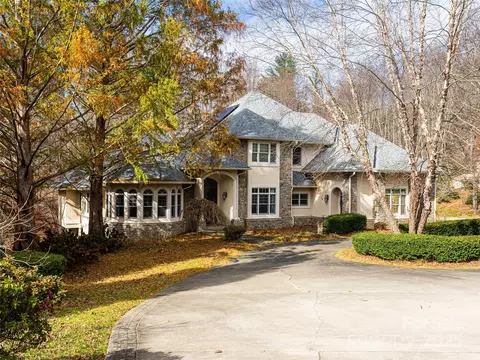 10 Walnut Ln, Fletcher, NC 28732