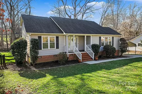 8436 Tifton Rd, Charlotte, NC 28226