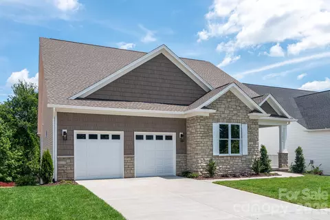 Exterior - 13006 Hazelbrook Ln, Cornelius, NC 28031 photo 2 of 10