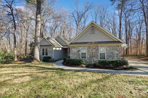 2336 Gemway Dr, Charlotte, NC 28216