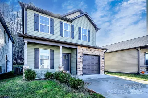 35 Greenly Ln, Fletcher, NC 28732