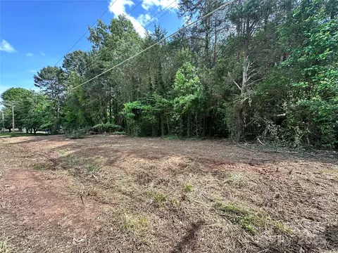 Seven Oaks Lane, Statesville, NC 28677