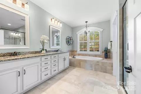 Bath - 4221 Persimmon Rd, Lancaster, SC 29720 photo 2 of 4