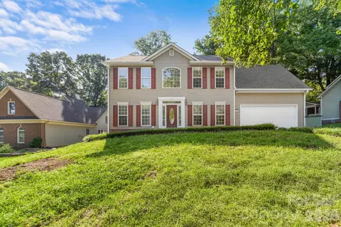 9127 Brocklehurst Ln, Charlotte, NC 28215