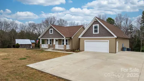 3348 Christie Rd, Hudson, NC 28638