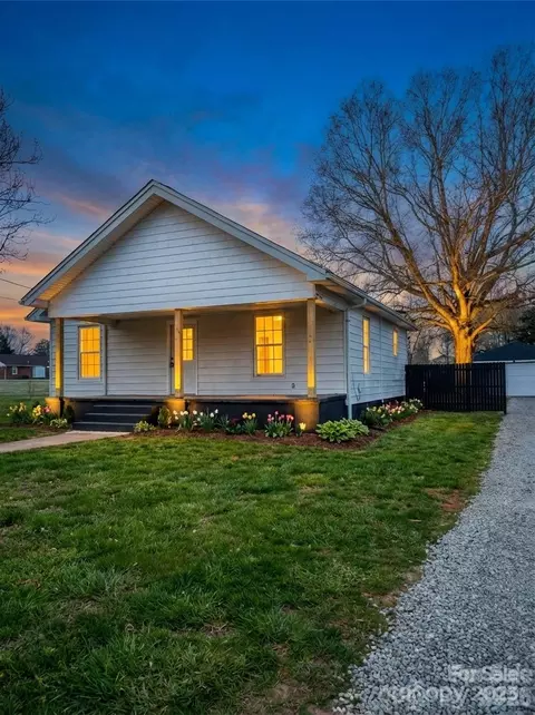 102 S Watterson St, Kings Mountain, NC 28086