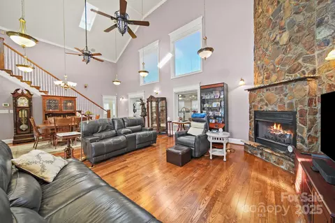 Living - 1024 Lyndon Dr, Lancaster, SC 29720 photo 1 of 2