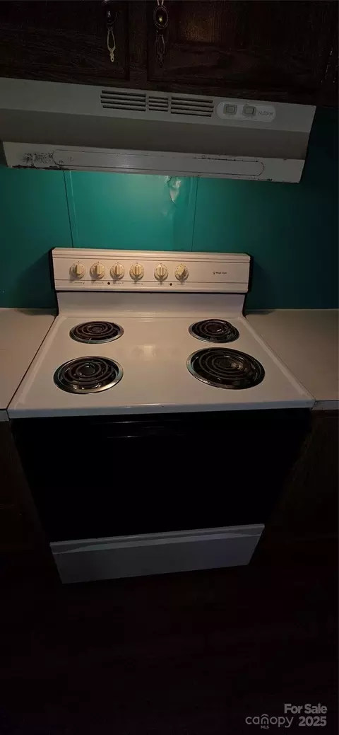 Kitchen - 2111 Boxcar Rd, Lancaster, SC 29720 photo 2 of 2