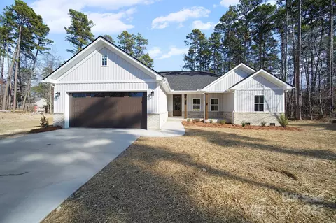 969 Bay Dr, Oakboro, NC 28129