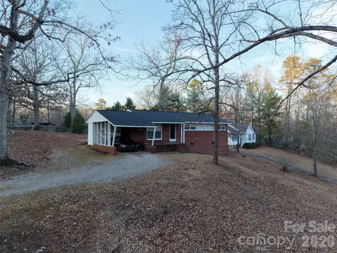 327 Breslin St, Wadesboro, NC 28170