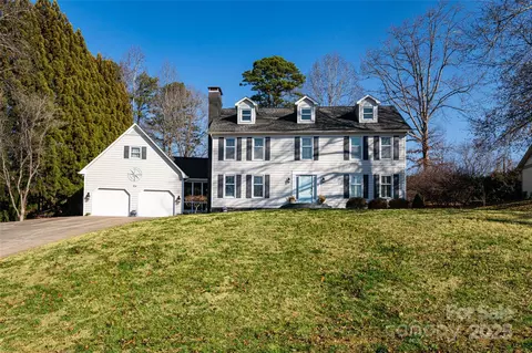 104 35th Nw Ave NW, Hickory, NC 28601