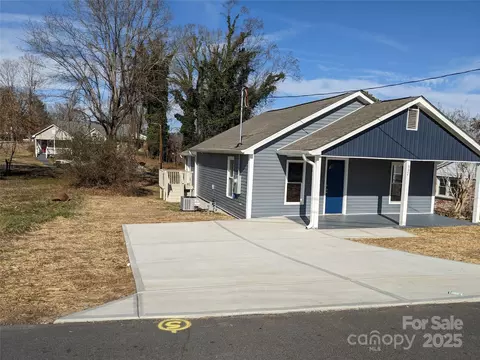 332 Arlington Nw Cir NW, Lenoir, NC 28645
