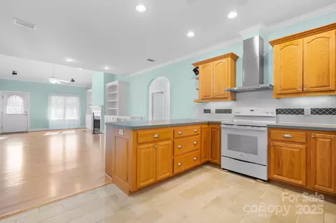 906 3rd Street Ne Dr NE, Conover, NC 28613 photo 9