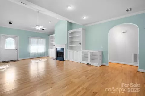906 3rd Street Ne Dr NE, Conover, NC 28613 photo 6