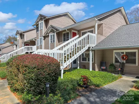 8 Willow Tree 8 Run #8, Asheville, NC 28803