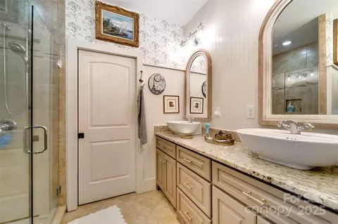 Bath - 1226 Monteith Branch Rd, Sylva, NC 28779 photo 3 of 4